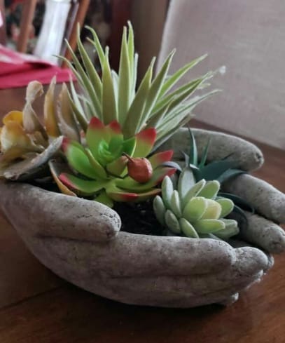 Handmade concrete piece