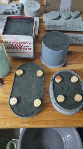 Handmade concrete piece